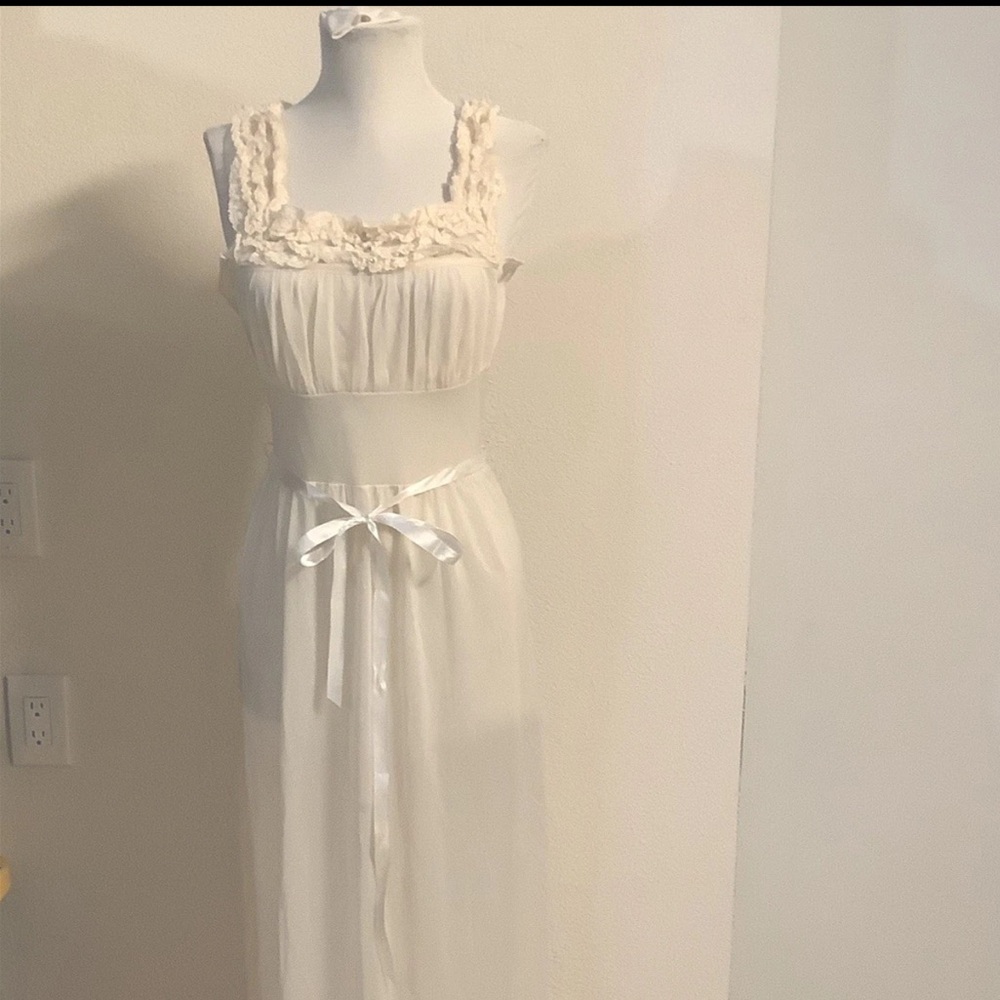 VTG Penny’s Adonna Women’s Ivory Cream Exquisite Lace Lingerie Nightgown Dress